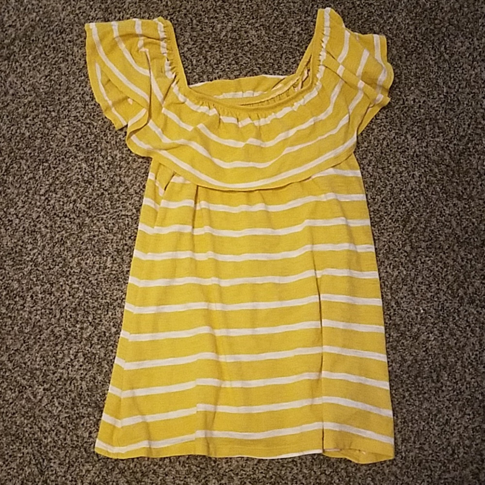 NWT Off The Shoulder Ruffle Top - Picture 2 of 4
